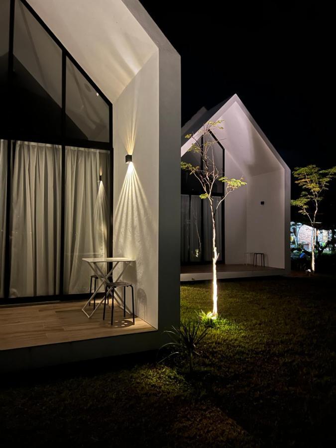 Ezu Isle Langkawi Pool Villa Пантай Ченанг Екстериор снимка