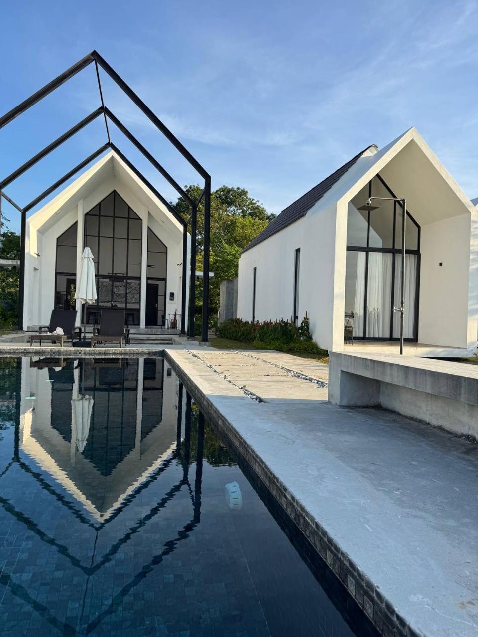 Ezu Isle Langkawi Pool Villa Пантай Ченанг Екстериор снимка